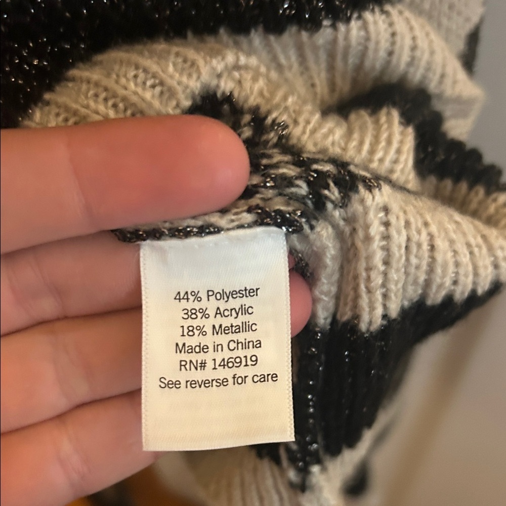 NWT Nine West V-Neck Sweater in Black and Cream  C - Picture 4 of 6